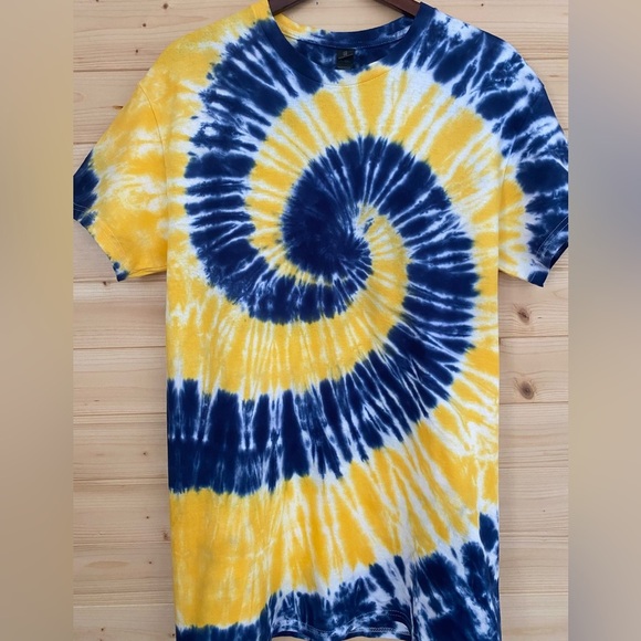GILDAN Heavy Cotton Medium Tie Dye TShirt Blue Yellow Spiral Michigan Wolverines - Picture 1 of 11